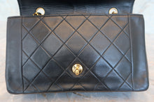 Load image into Gallery viewer, CHANEL  Matelasse chain shoulder bag Lambskin Black/Gold hadware Shoulder bag 700100125