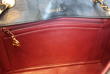 Load image into Gallery viewer, CHANEL  Matelasse chain shoulder bag Lambskin Black/Gold hadware Shoulder bag 700100125