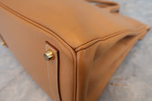 Load image into Gallery viewer, HERMES HAUT A COURROIRE 32 Graine Couchevel leather Natural □B Engraving Hand bag 800040163