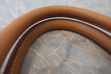 Load image into Gallery viewer, HERMES HAUT A COURROIRE 32 Graine Couchevel leather Natural □B Engraving Hand bag 800040163