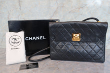 Load image into Gallery viewer, CHANEL Medium Matelasse shoulder bag Lambskin Black/Gold hadware Shoulder bag 700090068