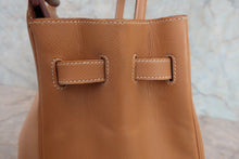 Load image into Gallery viewer, HERMES HAUT A COURROIRE 32 Graine Couchevel leather Natural □B Engraving Hand bag 800040163