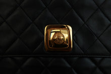 Load image into Gallery viewer, CHANEL Medium Matelasse shoulder bag Lambskin Black/Gold hadware Shoulder bag 700090068
