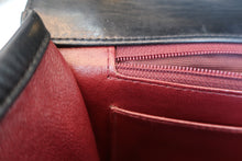 Load image into Gallery viewer, CHANEL Medium Matelasse shoulder bag Lambskin Black/Gold hadware Shoulder bag 700090068