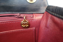 Load image into Gallery viewer, CHANEL Medium Matelasse shoulder bag Lambskin Black/Gold hadware Shoulder bag 700090068