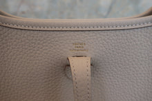 將圖片載入圖庫檢視器 HERMES/エルメス エブリンTPM トリヨンクレマンス べトン K刻印 ショルダーバッグ 700070014