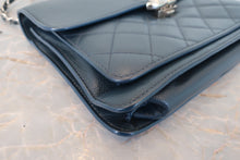 Load image into Gallery viewer, CHANEL Matelasse chain shoulder bag Caviar skin Navy/Silver hadware Shoulder bag 700110173