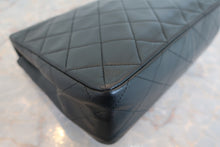 Load image into Gallery viewer, CHANEL Mini Matelasse single flap chain shoulder bag Lambskin Black/Gold hadware Shoulder bag 700090054