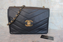 Load image into Gallery viewer, CHANEL V-Stitch chain shoulder bag Caviar skin Black/Gold hadware Shoulder bag 800060215