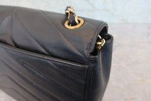 Load image into Gallery viewer, CHANEL V-Stitch chain shoulder bag Caviar skin Black/Gold hadware Shoulder bag 800060215