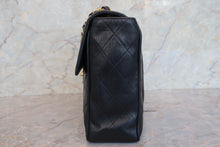 Load image into Gallery viewer, CHANEL Medium Matelasse single flap chain shoulder bag Lambskin Navy/Gold hadware Shoulder bag 700090075