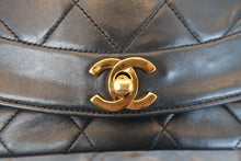 Load image into Gallery viewer, CHANEL Diana matelasse chain shoulder bag Lambskin Black/Gold hadware Shoulder bag 700120014