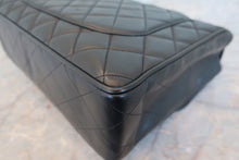 Load image into Gallery viewer, CHANEL Medium Matelasse single flap chain shoulder bag Lambskin Navy/Gold hadware Shoulder bag 700090075