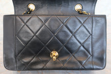 Load image into Gallery viewer, CHANEL Diana matelasse chain shoulder bag Lambskin Black/Gold hadware Shoulder bag 700120014