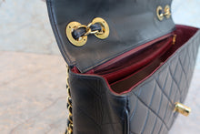 Load image into Gallery viewer, CHANEL Medium Matelasse single flap chain shoulder bag Lambskin Navy/Gold hadware Shoulder bag 700090075