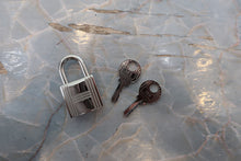 Load image into Gallery viewer, HERMES PICOTIN LOCK MM Clemence leather Etain C Engraving Hand bag 800090083