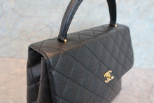 Load image into Gallery viewer, CHANEL Matelasse trapezoid hand bag Caviar skin Black/Gold hadware Hand bag 700090112