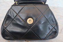 将图片加载到图库查看器,CHANEL/香奈儿 经典双C 链条包 羊皮 Black/Gold hadware(黑色/金色金属) 肩背包 700110172