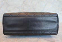 Load image into Gallery viewer, CHANEL Matelasse trapezoid hand bag Caviar skin Black/Gold hadware Hand bag 700090112