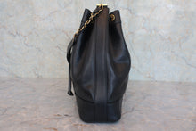 将图片加载到图库查看器,CHANEL/香奈儿 三C 链条包 荔枝皮 Black/Gold hadware(黑色/金色金属) 肩背包 800060184