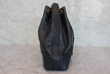 将图片加载到图库查看器,CHANEL/香奈儿 三C 链条包 荔枝皮 Black/Gold hadware(黑色/金色金属) 肩背包 800060184