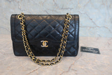 将图片加载到图库查看器,CHANEL/香奈儿 巴黎限定 CF 双盖 链条包 羊皮 Black/Gold hadware(黑色/金色金属) 肩背包 800030138