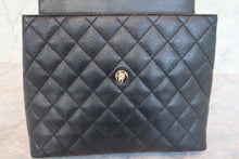 Load image into Gallery viewer, CHANEL Matelasse trapezoid hand bag Caviar skin Black/Gold hadware Hand bag 700090112