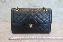 将图片加载到图库查看器,CHANEL/香奈儿 巴黎限定 CF 双盖 链条包 羊皮 Black/Gold hadware(黑色/金色金属) 肩背包 800030138