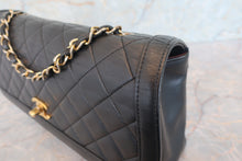 Load image into Gallery viewer, CHANEL Matelasse chain shoulder bag Lambskin Black/Gold hadware Shoulder bag 700110171