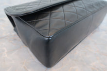 Load image into Gallery viewer, CHANEL Matelasse chain shoulder bag Lambskin Black/Gold hadware Shoulder bag 700110171