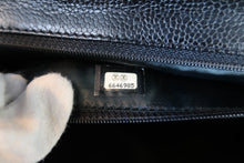 Load image into Gallery viewer, CHANEL Matelasse trapezoid hand bag Caviar skin Black/Gold hadware Hand bag 700090112