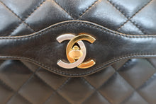 将图片加载到图库查看器,CHANEL/香奈儿 巴黎限定 CF 双盖 链条包 羊皮 Black/Gold hadware(黑色/金色金属) 肩背包 800030138