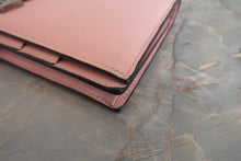 Load image into Gallery viewer, HERMES  Bearn Soufflet Box carf leather/Lizard Rose sakura/Rouge X Engraving Wallet 700040092