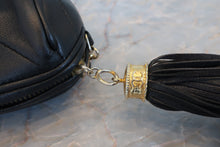 将图片加载到图库查看器,CHANEL/香奈儿 经典双C 流苏 链条包 羊皮 Black/Gold hadware(黑色/金色金属) 肩背包 800030202