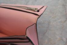 Load image into Gallery viewer, HERMES  Bearn Soufflet Box carf leather/Lizard Rose sakura/Rouge X Engraving Wallet 700040092
