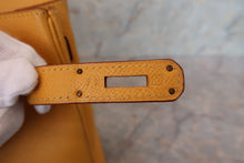 Load image into Gallery viewer, HERMES BIRKIN 30 Graine Couchevel leather Jaune □C Engraving Hand bag 700110175