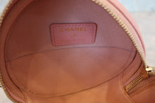 画像をギャラリービューアに読み込む, CHANEL/シャネル マトラッセラウンドチェーンショルダーバッグ キャビアスキン ピンク/ゴールド金具 ショルダーバッグ 800030209
