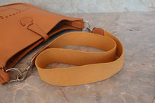 将图片加载到图库查看器,HERMES EVELYNE1 PM Box carf leather Natural □D刻印 Shoulder bag 800050027