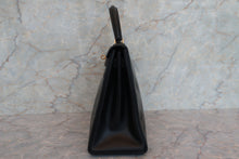 Load image into Gallery viewer, HERMES KELLY 28 Box carf leather Black Hand bag 700120003
