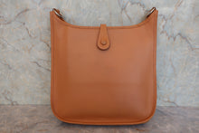 将图片加载到图库查看器,HERMES EVELYNE1 PM Box carf leather Natural □D刻印 Shoulder bag 800050027