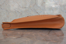 将图片加载到图库查看器,HERMES EVELYNE1 PM Box carf leather Natural □D刻印 Shoulder bag 800050027
