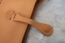 将图片加载到图库查看器,HERMES EVELYNE1 PM Box carf leather Natural □D刻印 Shoulder bag 800050027