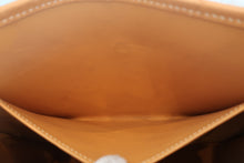 将图片加载到图库查看器,HERMES EVELYNE1 PM Box carf leather Natural □D刻印 Shoulder bag 800050027