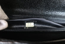 将图片加载到图库查看器,CHANEL/香奈儿 CF 梯形 手提包 荔枝皮 Black/Gold hadware(黑色/金色金属) 手提包 800030127