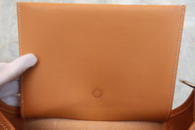 将图片加载到图库查看器,HERMES EVELYNE1 PM Box carf leather Natural □D刻印 Shoulder bag 800050027