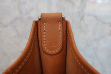 将图片加载到图库查看器,HERMES EVELYNE1 PM Box carf leather Natural □D刻印 Shoulder bag 800050027