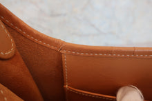 将图片加载到图库查看器,HERMES EVELYNE1 PM Box carf leather Natural □D刻印 Shoulder bag 800050027