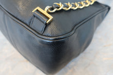 将图片加载到图库查看器,CHANEL/香奈儿 经典双C 链背包 荔枝皮 Black/Gold hadware(黑色/金色金属) 背包 800030106