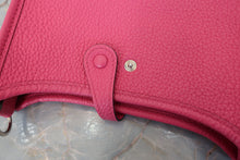 Load image into Gallery viewer, HERMES  EVELYNE TPM Clemence leather Rose shocking Z Engraving Shoulder bag 700100140