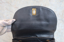 将图片加载到图库查看器,CHANEL/香奈儿 经典双C 链背包 荔枝皮 Black/Gold hadware(黑色/金色金属) 背包 800030106